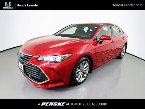 Used 2022 Toyota Avalon XLE image 1