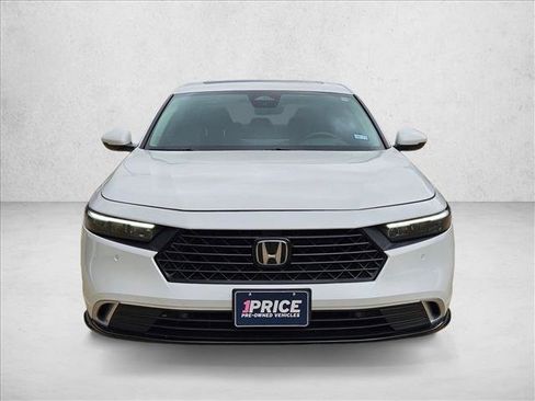 Used 2023 Honda Accord Touring image 2