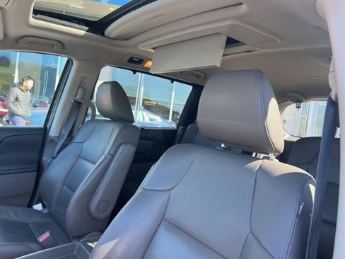 Used 2016 Honda Odyssey Touring Elite image 14