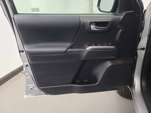 Used 2023 Toyota Tacoma TRD Off-Road image 22