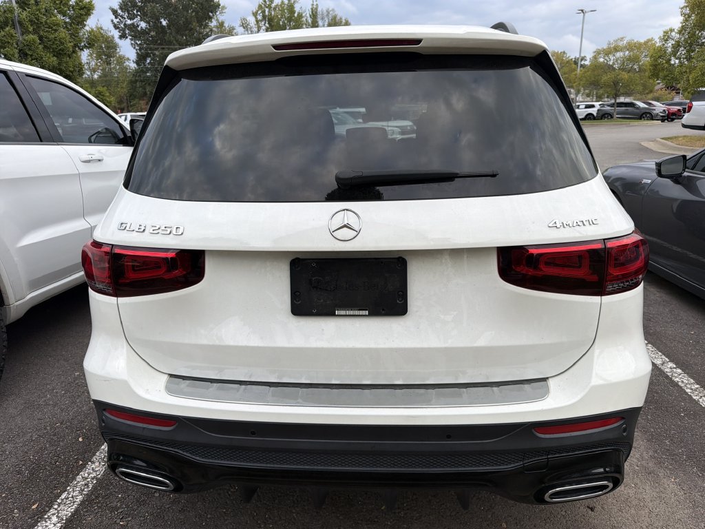 Used 2022 Mercedes-Benz GLB 250 4MATIC image 5