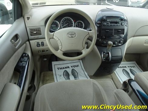 Used 2004 Toyota Sienna LE FWD image 10