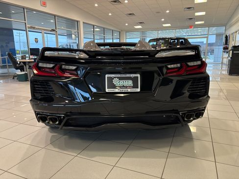 Used 2024 Chevrolet Corvette Stingray Convertible w/ Z51 Performance Package image 5