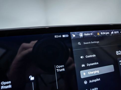 Used 2020 Tesla Model 3 Standard Range Plus image 24