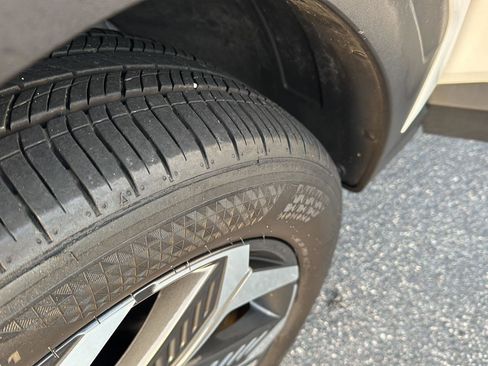 Used 2023 Hyundai Tucson Limited image 35