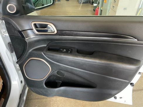 Used 2014 Jeep Grand Cherokee Summit AWD/4WD image 17