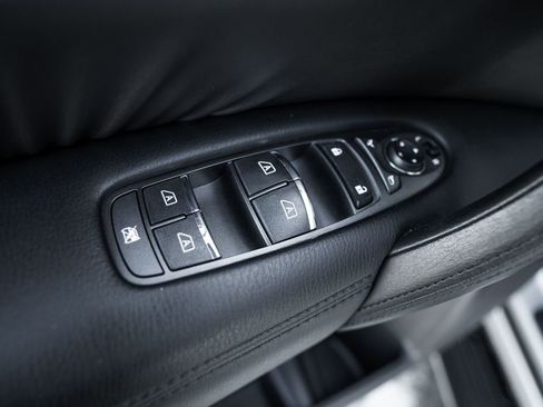 Used 2021 Nissan Armada SL w/ Captain's Chairs Package image 22