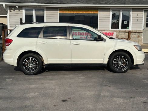 Used 2018 Dodge Journey SE w/ Popular Equipment Group image 8