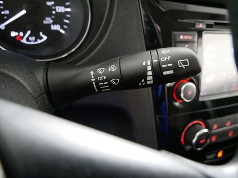 Used 2018 Nissan Rogue S image 30