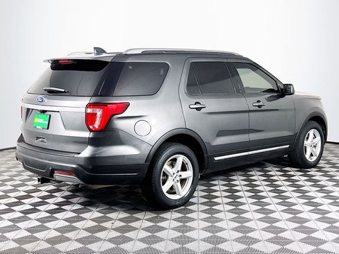 Used 2019 Ford Explorer XLT image 10