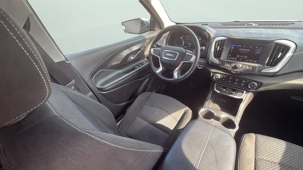 Used 2024 GMC Terrain SLE FWD image 16