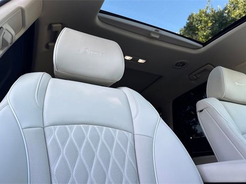 Used 2023 Buick Enclave Avenir w/ Avenir Technology Package image 21