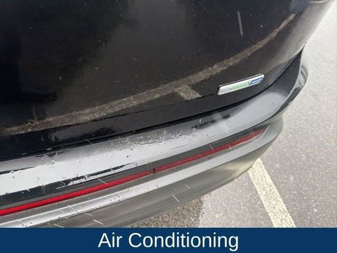 Used 2017 Ford Edge SE image 5