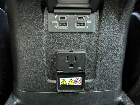 Used 2023 Jeep Wrangler Unlimited Sahara w/ Cold Weather Group AWD/4WD image 23
