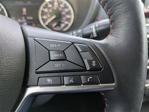 Used 2025 Nissan Sentra SR w/ SR Premium Package image 16