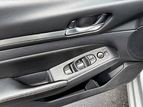 Used 2022 Nissan Altima 2.5 SV FWD image 11