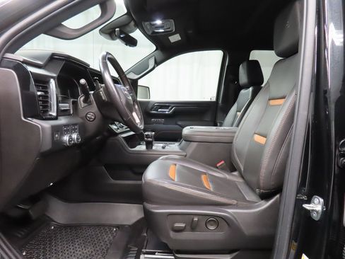 Used 2022 GMC Sierra 1500 AT4 w/ AT4 Premium Package image 9