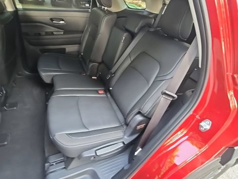 Used 2026 Nissan Pathfinder SL w/ SL Premium Package (P04) AWD/4WD image 14
