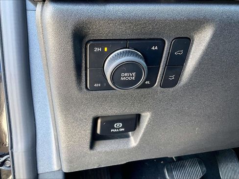 Used 2025 Ford Expedition Max Active AWD/4WD image 34