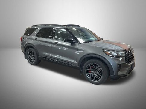 Used 2025 Ford Explorer ST-Line w/ Premium Package AWD/4WD image 2