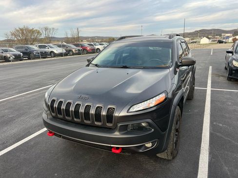 Used 2015 Jeep Cherokee Trailhawk w/ Comfort/Convenience Group image 2