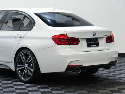 Used 2016 BMW 340i Sedan RWD image 17