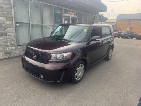 Used 2009 Scion xB image 2
