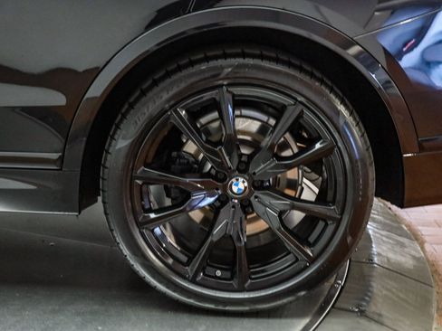 Certified 2023 BMW X7 xDrive40i w/ M Sport Package image 11