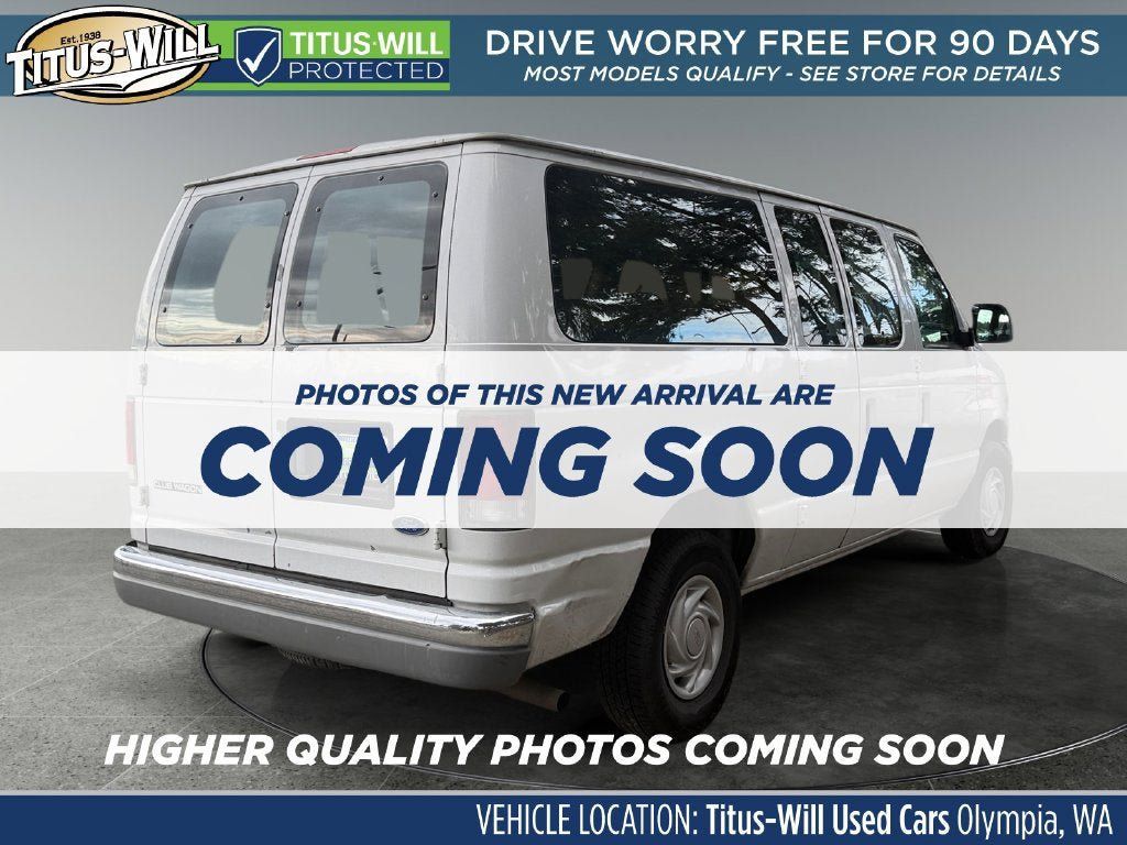 Used 1997 Ford E-150 and Econoline 150 Club Wagon RWD image 4