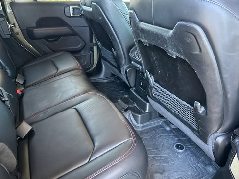 Used 2025 Jeep Wrangler Unlimited Rubicon AWD/4WD image 24
