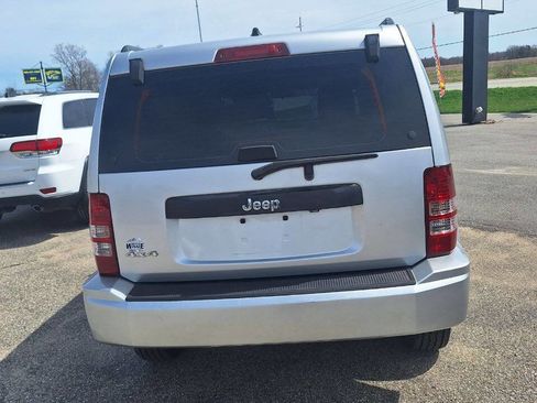 Used 2012 Jeep Liberty Sport AWD/4WD image 4