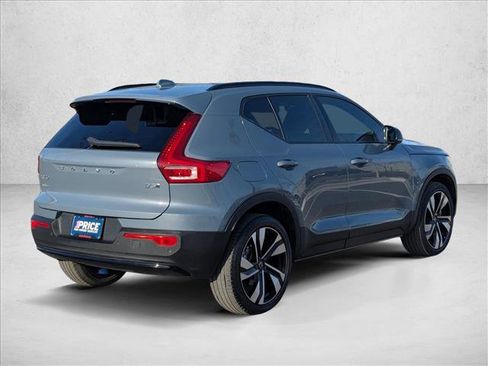 Used 2023 Volvo XC40 B5 Plus w/ Protection Package Premier image 5