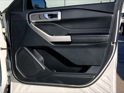 Used 2023 Ford Explorer XLT w/ Equipment Group 202A image 19