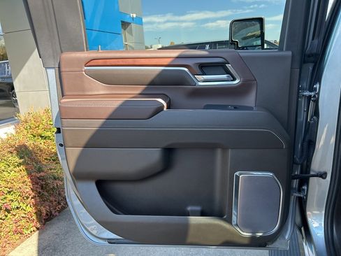 Used 2024 GMC Sierra 2500 Denali w/ Technology Package image 11