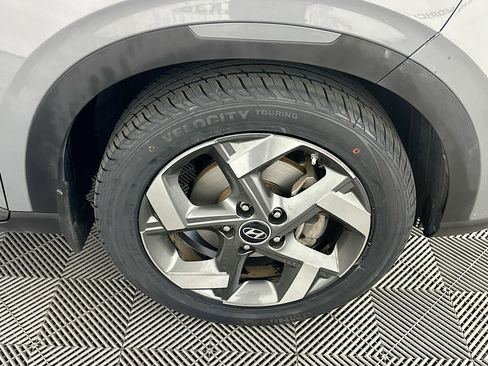 Used 2022 Hyundai Venue Limited image 11