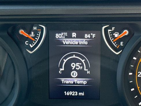 Used 2024 Jeep Wrangler Sport AWD/4WD image 30