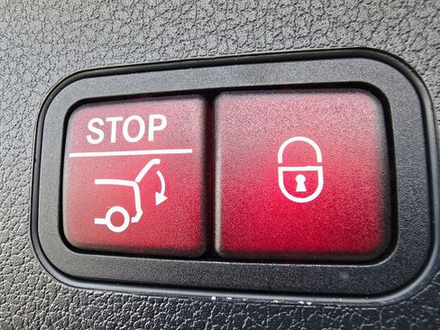 Used 2024 Mercedes-Benz GLB 250 GLB 250 image 19