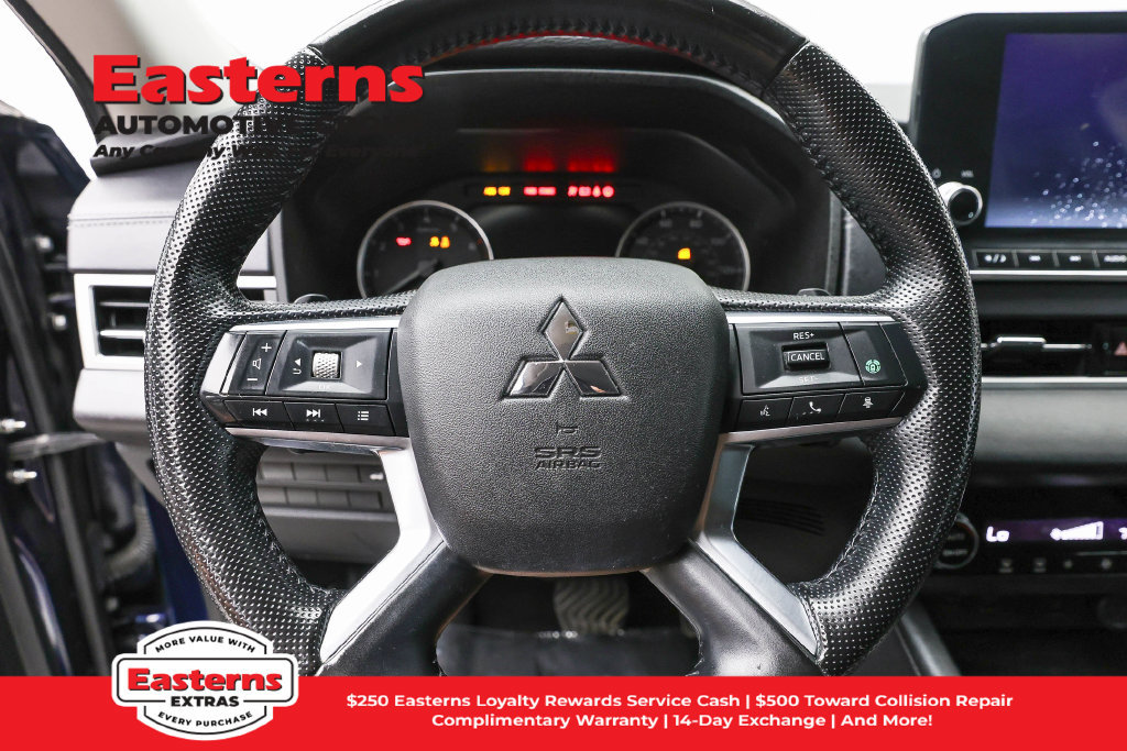 Used 2023 Mitsubishi Outlander SE AWD/4WD image 11