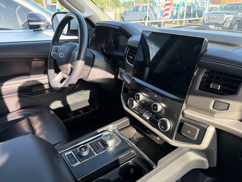 Used 2023 Ford Expedition XLT AWD/4WD image 27