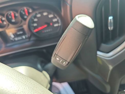 Used 2019 Chevrolet Silverado 1500 Custom Trail Boss w/ Custom Convenience Package AWD/4WD image 18