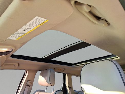 Certified 2015 Jeep Grand Cherokee Overland image 14