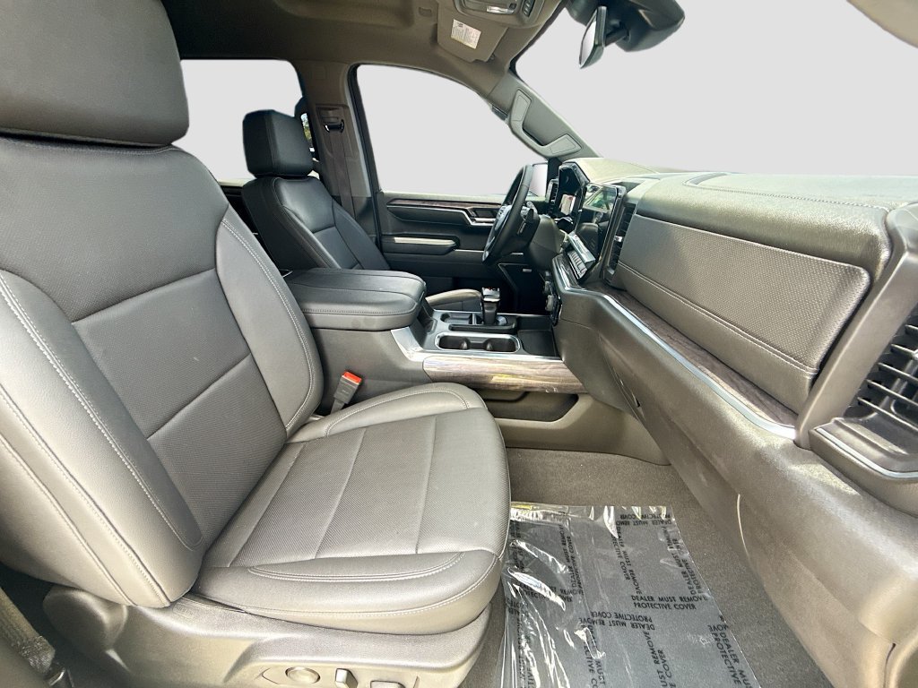 Used 2024 Chevrolet Silverado 1500 LTZ RWD image 31