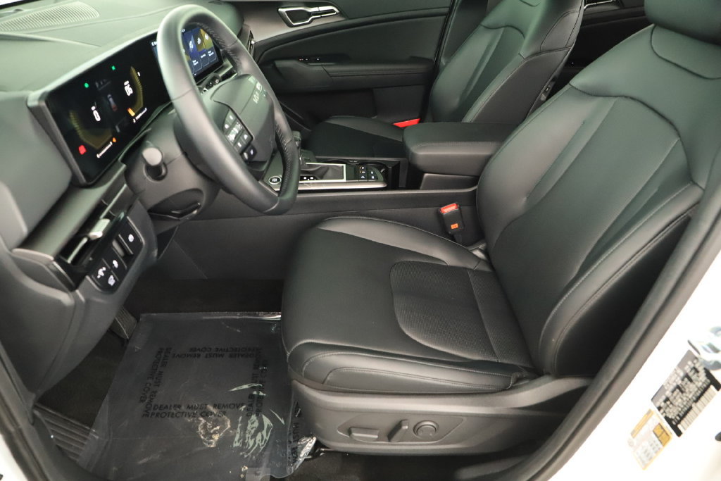 Used 2026 Kia Sportage EX FWD image 23