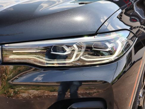 Used 2020 BMW X7 xDrive40i w/ Premium Package AWD/4WD image 11