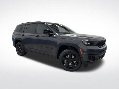 New 2025 Jeep Grand Cherokee L Altitude image 40