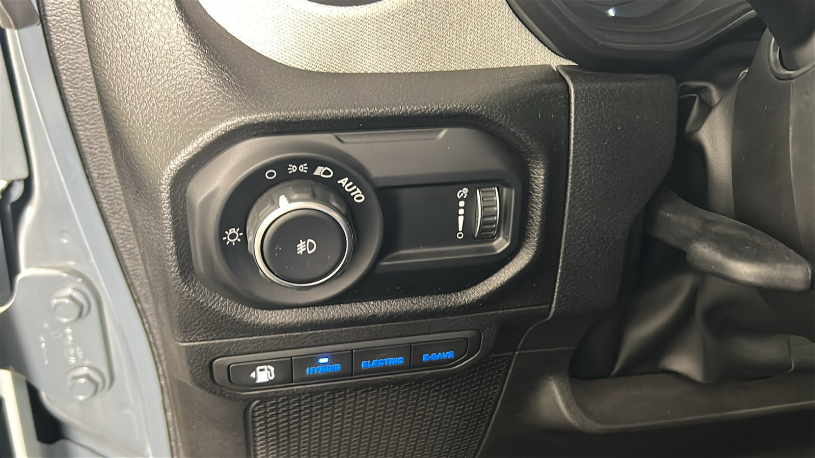 Used 2024 Jeep Wrangler Unlimited w/ Convenience Group AWD/4WD image 23