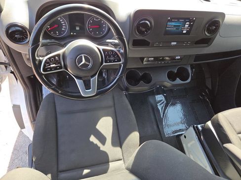 Used 2022 Mercedes-Benz Sprinter 1500 image 21
