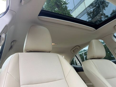 Used 2014 Lexus ES 350 w/ Premium Package FWD image 20