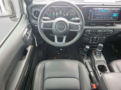 Used 2024 Jeep Wrangler Unlimited Sahara w/ Technology Group AWD/4WD image 13