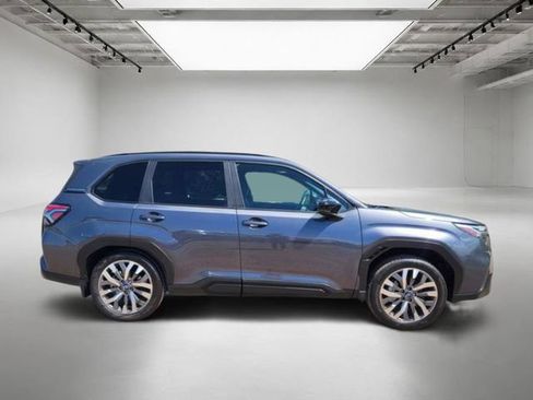 Used 2025 Subaru Forester Touring AWD/4WD image 7